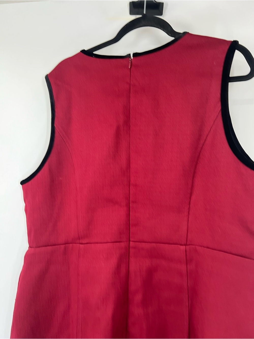 Hyacinth House Tuckernuck Sleeveless Bow-Front Sheath Dress - Picture 8 of 10